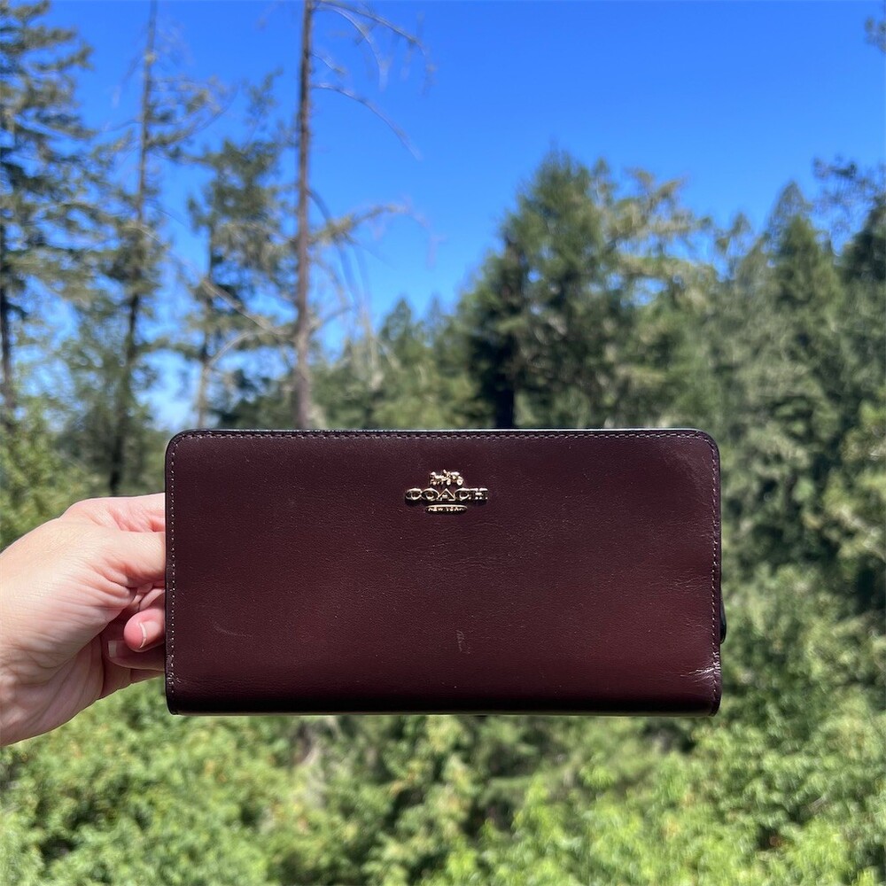 COACH Brown Smooth Leather Bifold Wallet with Gold Hardware AUTHENTIC
